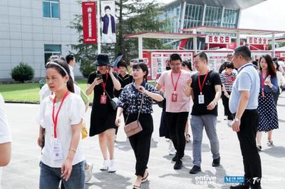 逐“星”为梦,“亿”气风发!红星美凯龙联席董事长车建芳女士携精英店长训练营第一期走进亿田集成灶!
